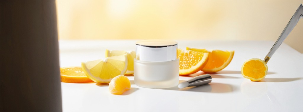 سرم و کرم دور چشم